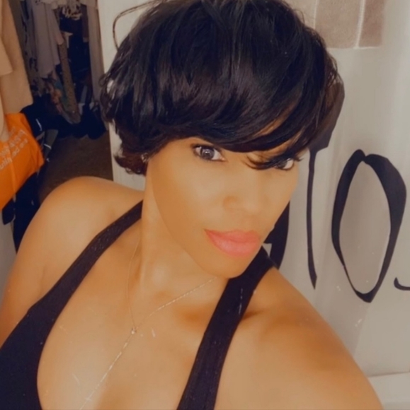 WOMEN SUPPORTING WOMEN SUPER BOWL 34th MARATHON 🏈FEBRUARY 9TH🏈 - Picture 7 of 15